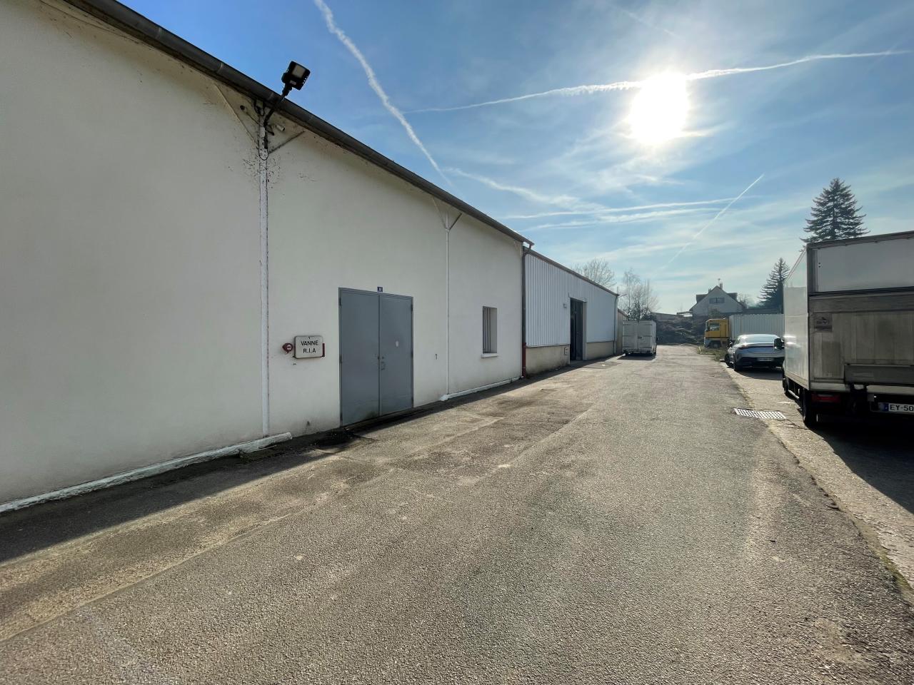 Local d'activité Aulnay-sur-Mauldre 877m² Vente local d'activité Aulnay-sur-Mauldre Yvelines OVACT2530053 0